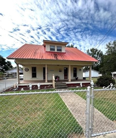 29956 Broad St, Bruceton, TN 38317