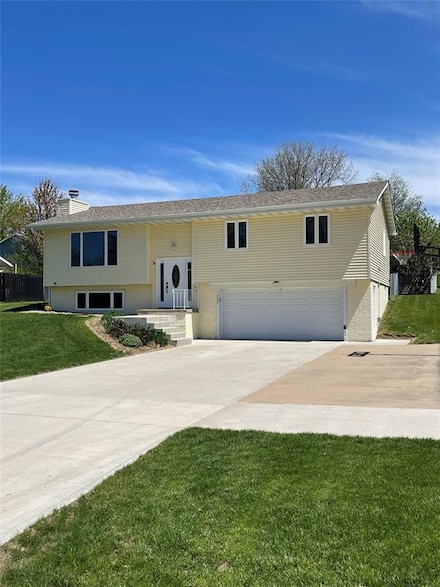 1928 Spencer St, Grinnell, IA 50112