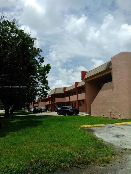 20520 NW 15th Ave Unit 217, Miami, FL 33169