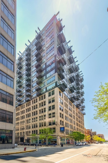 565 W Quincy St Unit 1206, Chicago, IL 60661