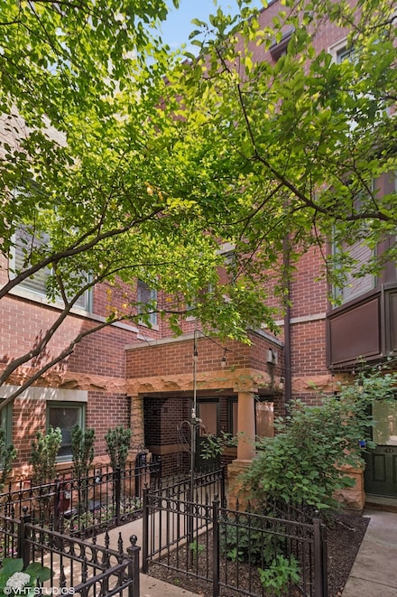 1351 W Altgeld St Unit 4C, Chicago, IL 60614