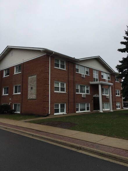10121 Hartford Ct Unit 2A, Schiller Park, IL 60176