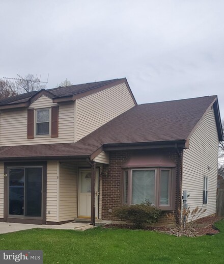 8 Lanford Rd, New Castle, DE 19720