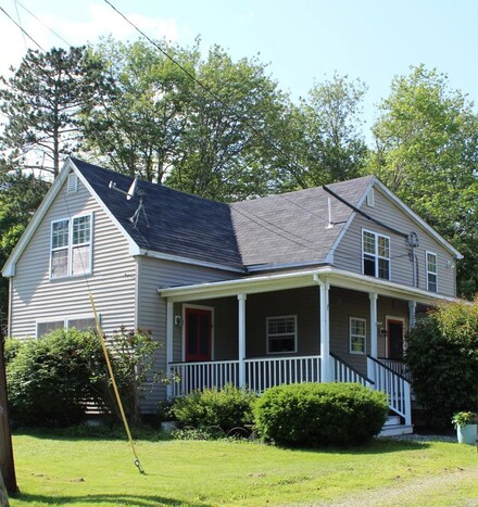 32 Navy St, Searsport, ME 04974