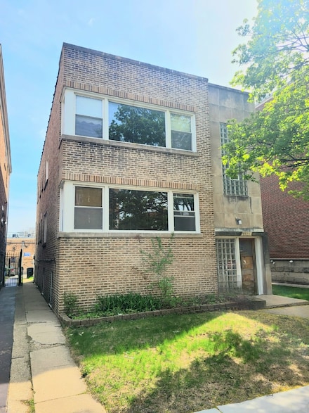 2521 W Farragut Ave, Chicago, IL 60625