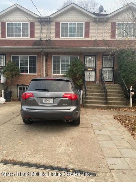 756 Post Ave, Staten Island, NY 10310