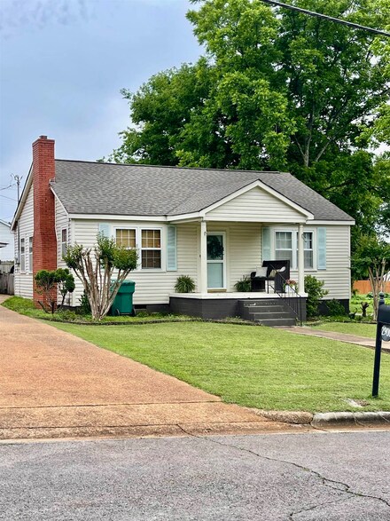 2900 E 15th Ave, Sheffield, AL 35660