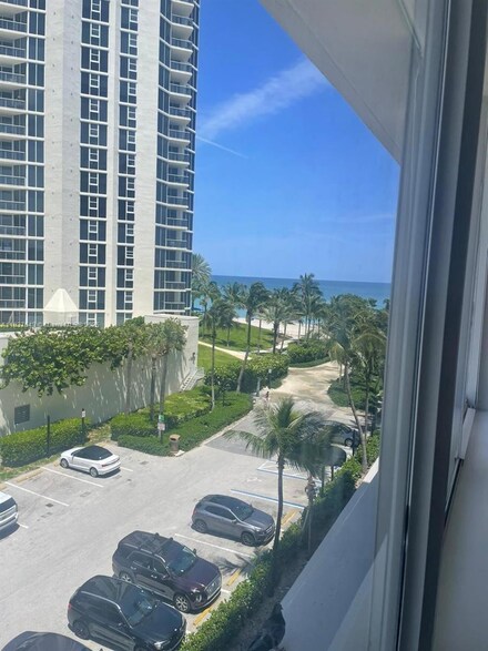 19201 Collins Ave Unit 330, Sunny Isles Beach, FL 33160