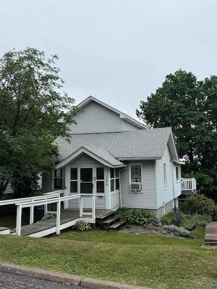 1356 Fern Ave, Duluth, MN 55805