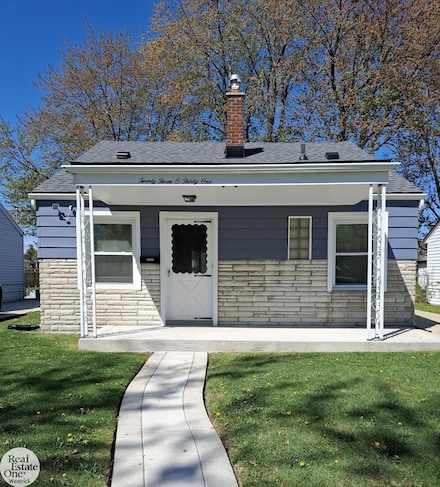 23031 Rosalind Ave, Eastpointe, MI 48021