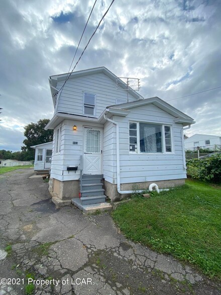 193 Nesbitt St, Larksville, PA 18651