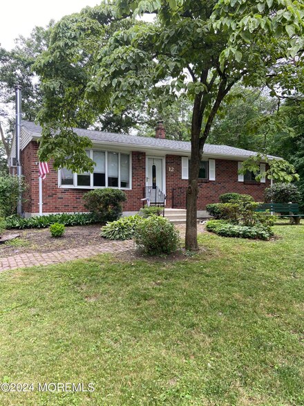 12 Main St, Cream Ridge, NJ 08514