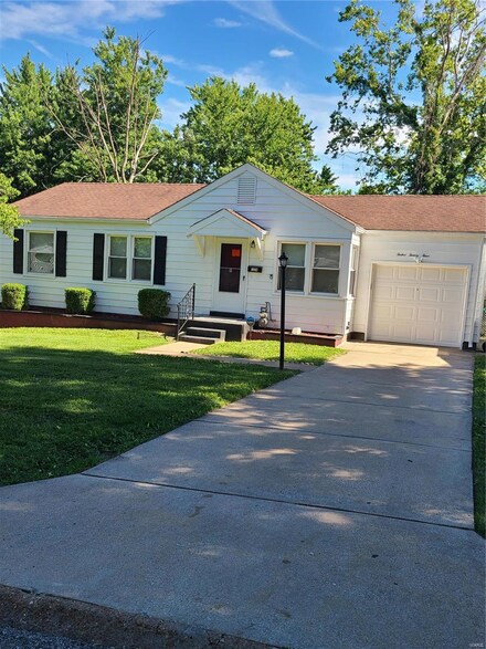 1224 Bliss Dr, Saint Louis, MO 63137