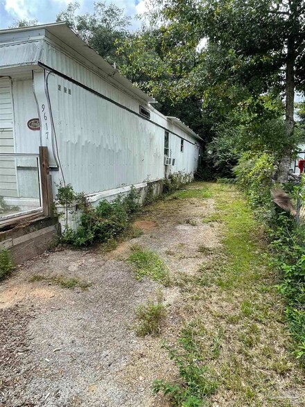 9617 Mapleleaf Dr, Pensacola, FL 32514
