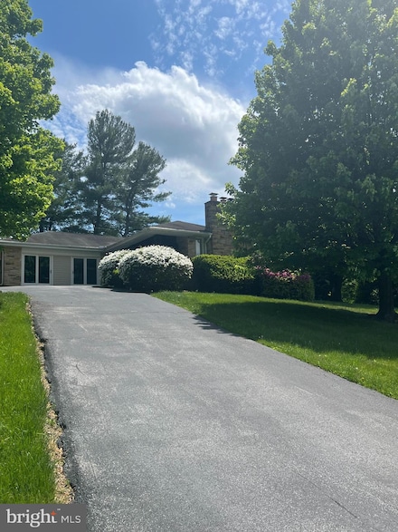 1201 Wisteria Dr, Catonsville, MD 21228