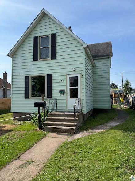 712 8th Ave, Two Harbors, MN 55616