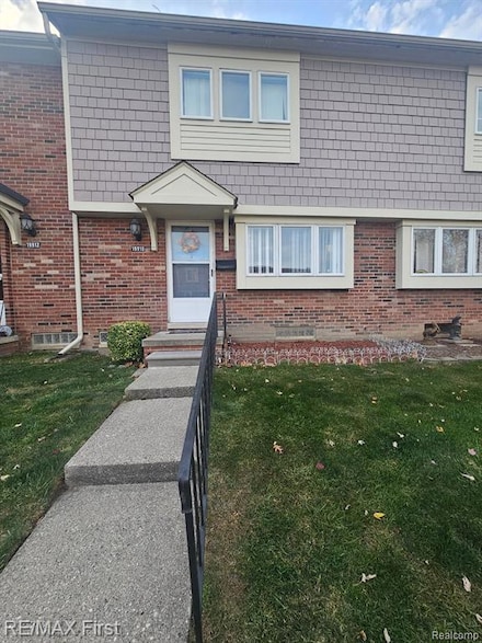 19910 Great Oaks Cir S, Clinton Township, MI 48036