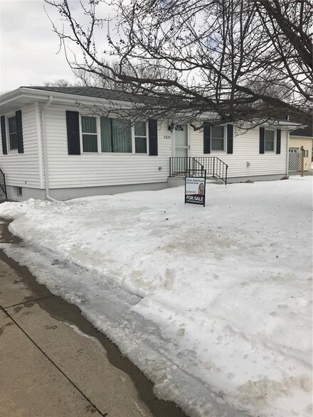 2624 24th Ave SE, Cedar Rapids, IA 52403