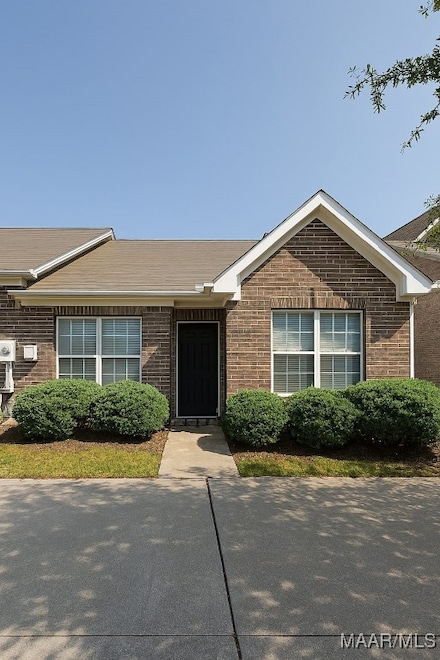 65 Park Dr S, Clanton, AL 35045