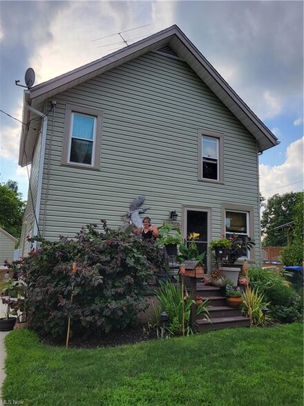 1550 11th St, Cuyahoga Falls, OH 44221