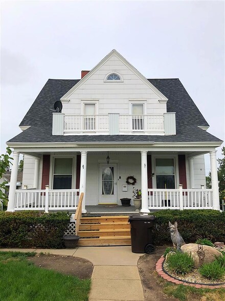 112 N Elm St, Plainview, NE 68769