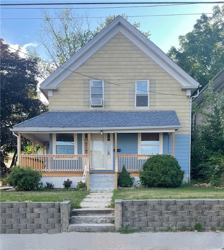 168 3rd Ave, Woonsocket, RI 02895