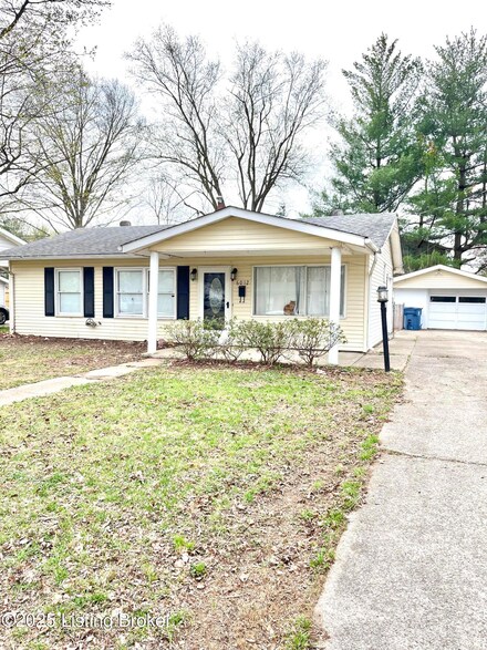 6012 Halma Dr, Louisville, KY 40272