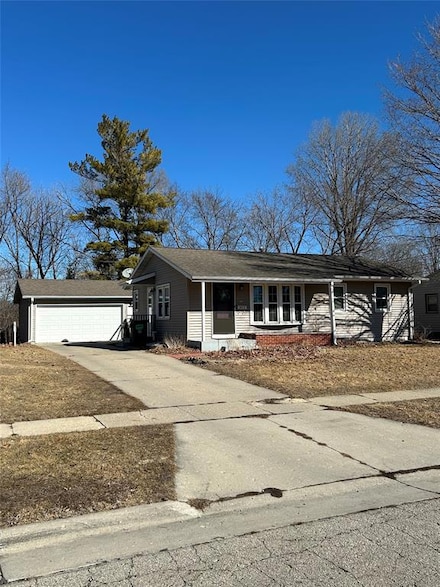 4015 Toronto St, Ames, IA 50014