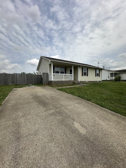 104 Karen Ct, Oak Grove, KY 42262
