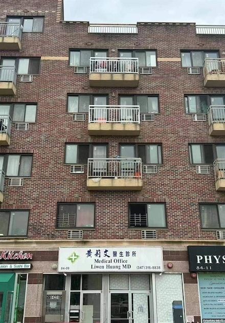 84-09 Queens Blvd Unit 4A, Elmhurst, NY 11373