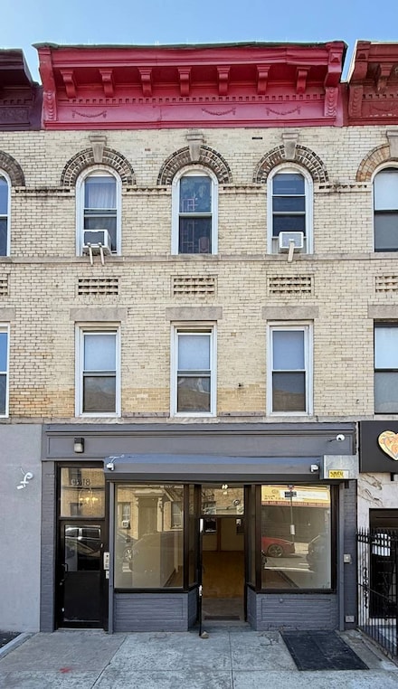 1518 Bergen St, New York, NY 11213