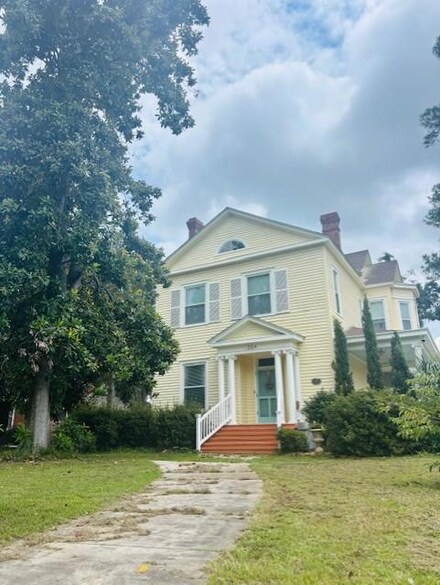 204 Gaskin Ave N, Douglas, GA 31533