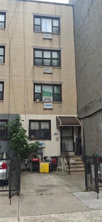 265 Albany Ave, Brooklyn, NY 11213