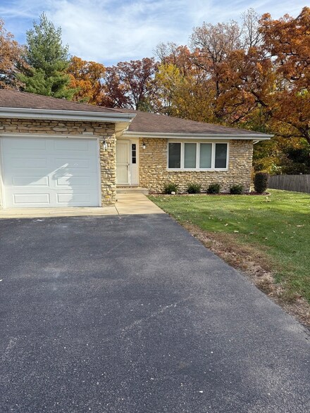 532 West St Unit 10, Lockport, IL 60441