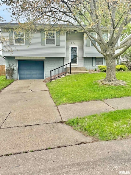 674 W 64th St, Davenport, IA 52806