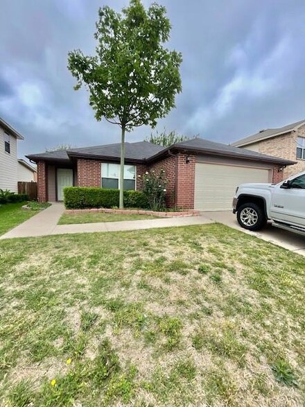 205 Allenwood Dr, Fort Worth, TX 76134