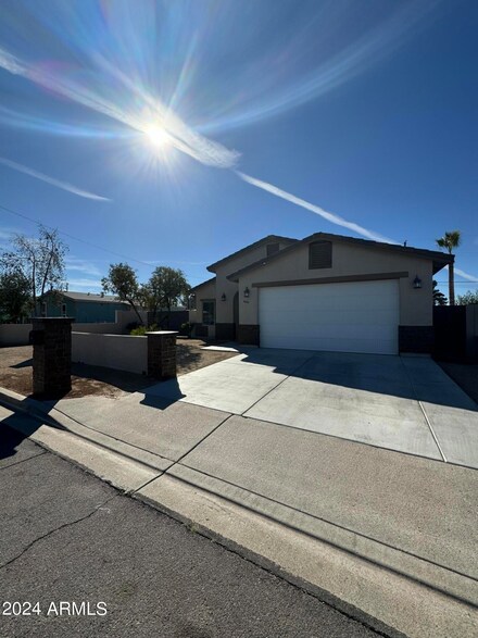 6610 S 23rd Place, Phoenix, AZ 85042