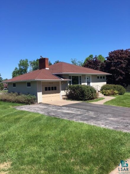 1312 N 20th Ave E, Duluth, MN 55812