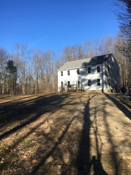 1230 Wauwinet Rd, Barre, MA 01005