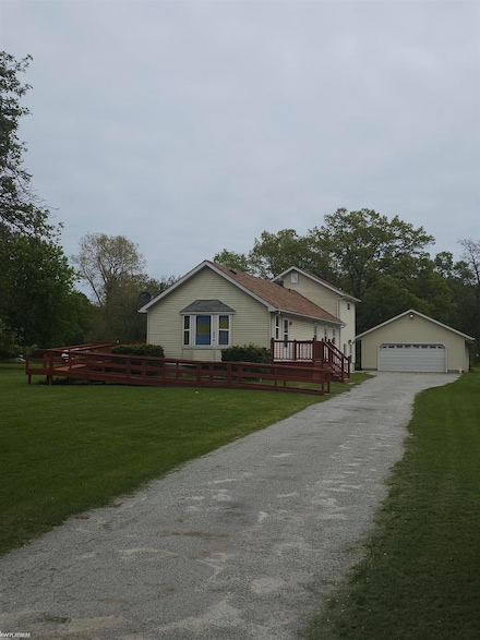 4674 Meadowlawn Dr, Fort Gratiot, MI 48059