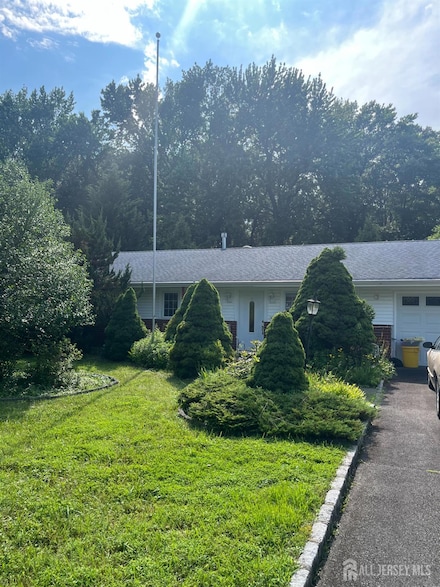 3 Delsey Rd, Kendall Park, NJ 08824