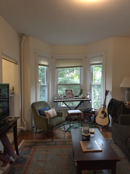 23 Inman St Unit 3, Cambridge, MA 02139