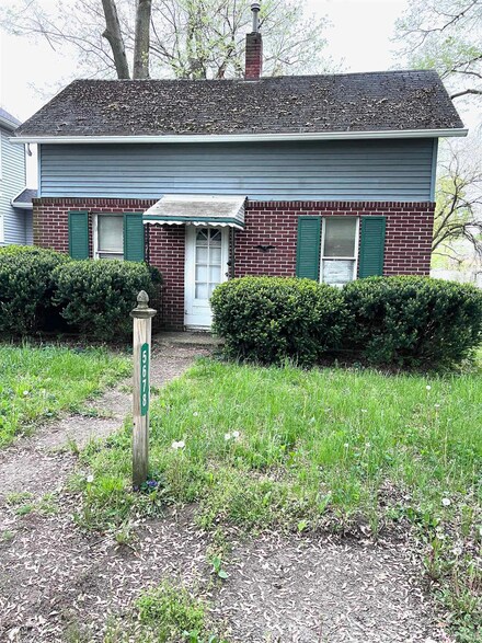 5678 Pearl St, Spencerville, IN 46788