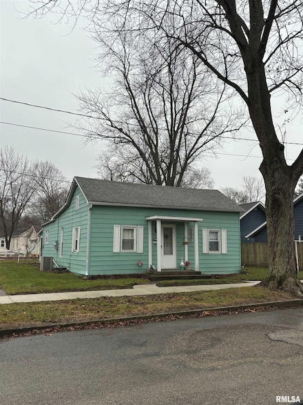 602 S Main St, Lacon, IL 61540