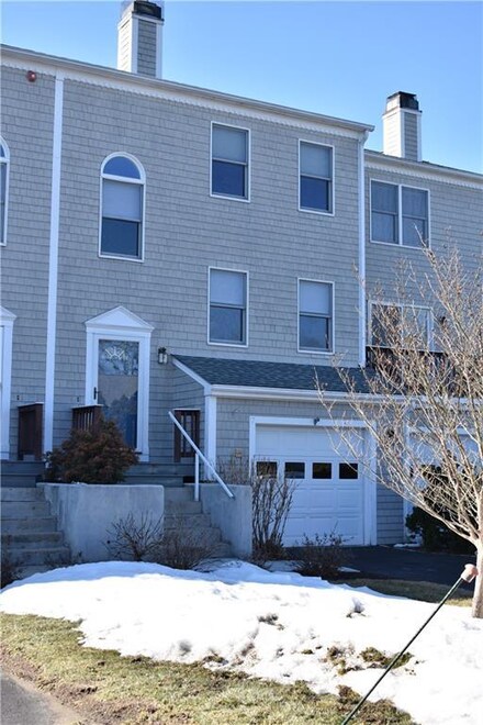 423 North Ln, Bristol, RI 02809
