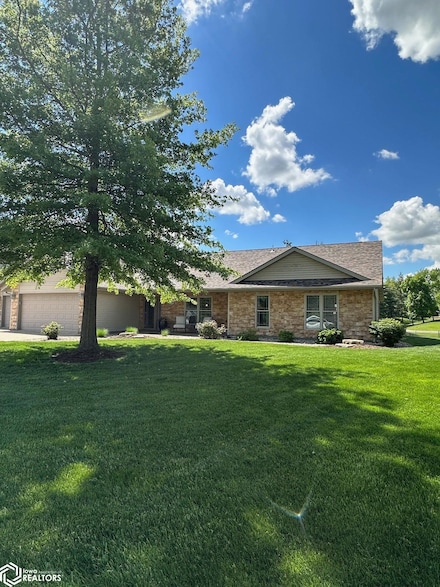 1713 Emerald Dr, West Burlington, IA 52655