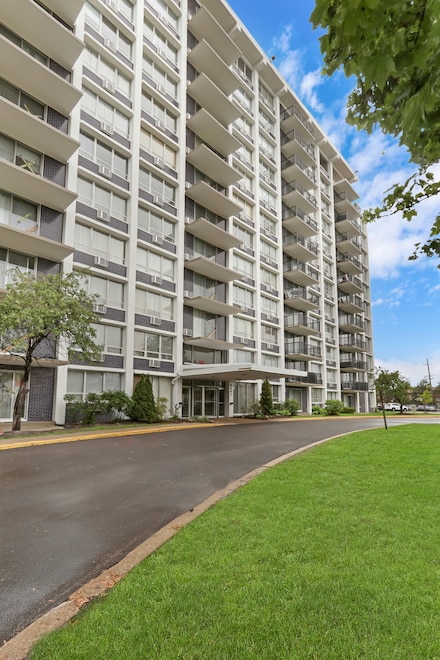 8801 W Golf Rd Unit 10C, Niles, IL 60714
