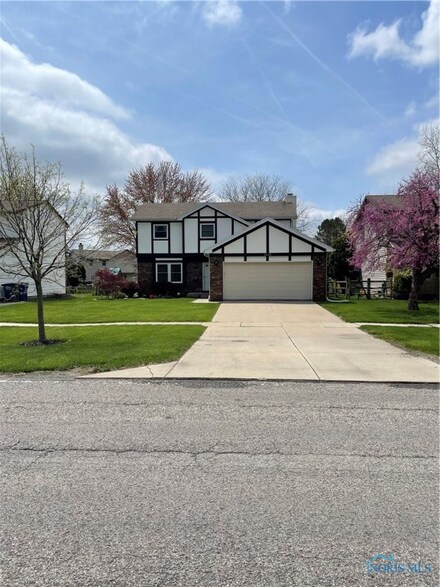 2628 Green Valley Dr, Toledo, OH 43614