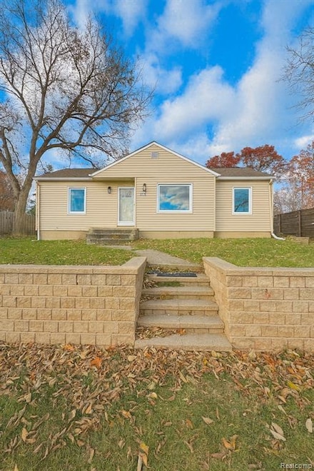 7276 Andersonville Rd, Clarkston, MI 48346