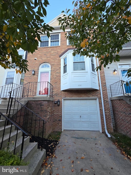 4281 Sleepy Lake Dr, Fairfax, VA 22033